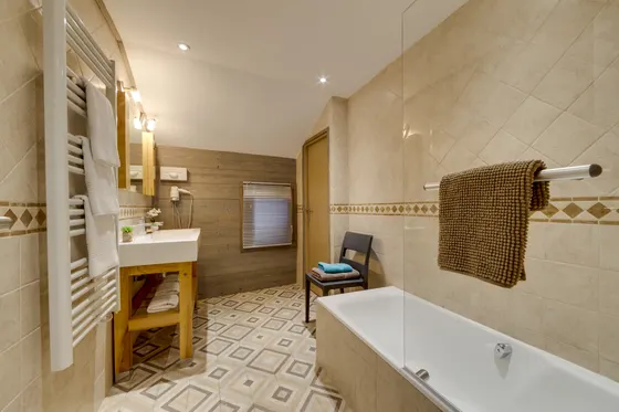 Salle de bain chambre triple 3ème étage